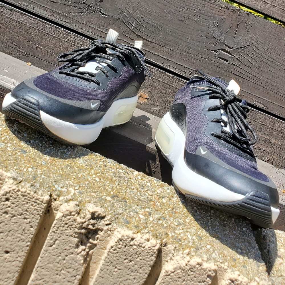 Nike AirMax Dia - Wmn's Size 7 but fits like 6.5 - Picture 7 of 9